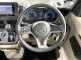 【ステアリングスイッチ】運転中、前方から目線をそらすことなく、オーディオ等の操作が可能な便利機能!安心&快適なドライブを演出してくれます♪