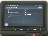 ラジオ、CD、USB、Bluetoothなど、多様なソースに対応。お好みの音楽をクリアな音質で楽しめます。多彩な音響機能も魅力です。