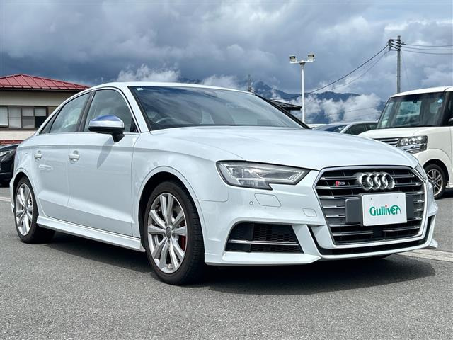 S3セダン 2.0 4WD 本革シート