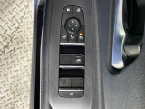 【パワーウインドウ】運転席のスイッチで、各席の窓ガラスの開閉ができます!あると便利ですよね!