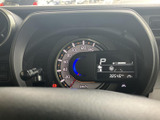 視認性の高いメーター類が、運転に必要な情報を的確に伝えます。走行状況を把握しやすく、安心のドライブをサポートします。