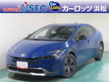 優れた燃費性能を誇るハイブリッドカー、トヨタ・プリウスです☆