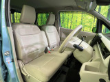 運転席シート廻りは使用感も少なく、良好な状態となっています。丁寧に使われていたことがよくわかりますね。