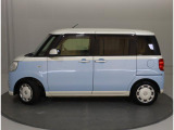 後席両側電動スライドドア☆ 小さなお子様の乗り降りも気楽に行えます。荷物で手一杯の際も、ボタンでドアの開閉ができる上、開口部も広いため大きな物でも一人で積込みが行いやすいです!