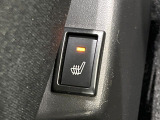 【シートヒーター】寒い日に重宝するシートヒーター!エアコンより早く温まってくれるので寒がりの人も安心ですね♪エアコンの温風は乾燥するから苦手、という方にもをおすすめです。