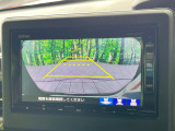 【バックカメラ】駐車時に後方がリアルタイム映像で確認できます。大型商業施設や立体駐車場での駐車時や、夜間のバック時に大活躍!運転スキルに関わらず、今や必須となった装備のひとつです!