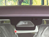 【スズキ セーフティサポート】走行中に前方の車両等を認識し、衝突しそうな時は警報とブレーキで衝突回避と被害軽減をアシスト。より安全にドライブをお楽しみいただけます。