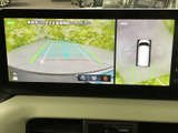 車両周辺の状況をリアルタイムに確認できるモニター。安全な運転をサポートし、駐車時の不安を軽減してくれます。