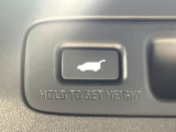 【パワーバックドア】スマートキーや運転席のボタンを押すだけでリアゲートが自動で開閉します!荷物を持っている時や、高い位置にあるバックドアを閉める際に便利な機能です♪