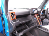 納車の前にはエンジンオイル、オイルエレメント、エアクリーナー、クーラント、バッテリー、ワイパーゴムのチェックまたは交換を行います!