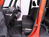 お車を購入される際はご不明な点や不安な点もあるかと思いますが、困ったらお気軽にご相談下さい! 0566-71-1630 までお電話頂ければ当店のスタッフがじっくりお話を聞かせて頂きます!