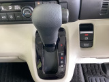 発進時から滑らかに加速する無段階変速のCVTはストップ&ゴーの多い街の中も快適です