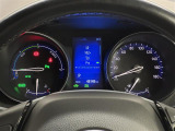 【メーターまわり】ドライバーから見やすい位置にあって安全運転に寄与します。マルチインフォメーションディスプレイでは、クルマに関する情報の確認はもちろん、各種安全機能・装備のON/OFFも設定可能。