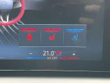 BMWを熟知したメカニックによる、360度の納車前点検。ドイツ本国と同様の教育・訓練を受けたメカニックが徹底的に点検、整備した後にお客様にお引渡しします。