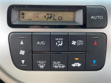 【エアコン】『エアコン装備』の画像になります。暑い夏でも寒い冬でも、車内に快適な空気を届けるので、いつでも快適な車内空間を創り上げます!
