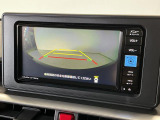 【フロントワイドビュー】発進時や狭い路地からの脱出などで重宝します。運転席から認識しづらい歩行者やクルマを確認することが可能!