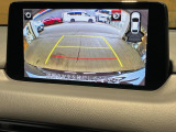 【サイド&バックカメラ】停車・駐車時に死角になりがちな運転席から見えづらいサイドとリアの障害物を確認できます!雨天時や夜間などは特に活躍してくれるアイテムです。