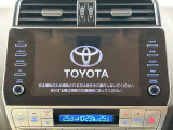 【メーカー純正ナビ】インテリアに溶け込むスタイリッシュな「専用設計」メーカーナビを装備♪視認性や操作性など基本性能にも優れ、より上質なカーライフをお楽しみいただけます。