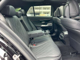 メルセデス・ベンツの定める厳しい基準をクリアしたお車のみをご案内させて頂きます。納車前整備はメーカー規定に基づき当店3Fの指定工場で入念に行なわれます。熟練のメカニックがお客様のお車を整備致します。