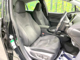 運転席まわりには十分なスペースがあり、大柄な方でもゆったり運転していただける環境です。