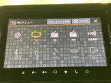 多彩な機能を搭載したオーディオ画面。CD、TV、Bluetoothなど、様々なメディアに対応し、快適なドライブをサポートします。操作も直感的に行えます。