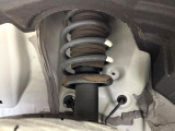 お車を安心してお乗りいただく為には、足回りの定期点検が欠かせません。サービスサポート(有償保証)では無料点検もご提供しており、安心のカーライフをお過ごしいただけるサポート体制が整っています。