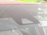 【プリクラッシュセーフティ】前方の車両等を検知し、衝突しそうな時は警報で注意を促し、ブレーキを踏む力をサポート。ブレーキを踏めなかった場合は衝突被害軽減ブレーキが作動、衝突回避をサポートします。
