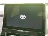 高画質のディスプレイが、運転中の情報確認をスムーズにサポートします。必要な情報をひと目で確認でき、使いやすさも追求した設計です。