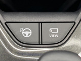 【リモート機能つきアドバンストパーク】専用スマートフォンアプリの使用で、車外から遠隔駐車・出庫が可能な先進機能。広い場所で乗り降りしたい時に便利です♪