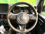 【純正革巻きステアリング】上質な革を使用することで、手にしっかり馴染みとても運転しやすいハンドルです♪