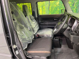 運転席シート廻りは使用感も少なく、良好な状態となっています。丁寧に使われていたことがよくわかりますね。