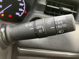 操作しやすい位置に配置されたウインカーレバーは、安全な車線変更をサポート。視認性も高く、直感的に操作できます。