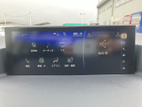 お気に入りの音楽をクリアな音質で楽しめるオーディオシステム。運転中も快適なドライブをサポートします。多様なソースに対応しています。