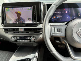 ハンドル周りには車両状態の確認やナビ操作が可能なステアリングスイッチを完備♪