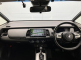運転席からの視界は広く、運転操作もスムーズに行えます。座り心地も良く、長距離運転も疲れにくいでしょう。