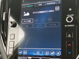 Bluetooth接続で、お気に入りの音楽をワイヤレスで楽しめます。USBポートも備えているので、様々なメディアに対応。快適なドライブのお供に最適です。