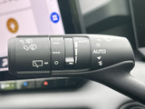 雨天時でもクリアな視界を確保できるワイパーレバー。操作も簡単で、運転に集中できます。