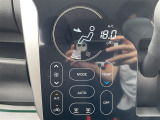 【エアコン】『エアコン装備』の画像になります。暑い夏でも寒い冬でも、車内に快適な空気を届けるので、いつでも快適な車内空間を創り上げます!