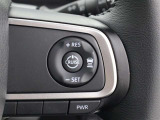 全車速追従機能付ACC(アダプティブクルーズコントロール)を採用し、走行中に先行車の様子を検知しながら、設定した車速の範囲内で先行車との距離のキープを支援します。