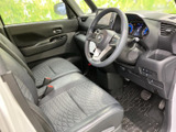 前席からの視界も広く、後部座席の乗員も快適に過ごせます。ゆったりとしたスペースで、長距離移動も疲れにくいでしょう。