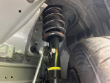 お車を安心してお乗りいただく為には、足回りの定期点検が欠かせません。サービスサポート(有償保証)では無料点検もご提供しており、安心のカーライフをお過ごしいただけるサポート体制が整っています。