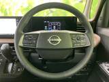視認性の高いメーターパネルで、運転に必要な情報を一目で確認できます。スタイリッシュなデザインも魅力です。運転に集中できます。