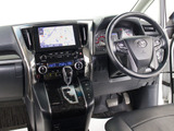 ★使いやすさや安全性を追求したステアリング周り!高級車ゆえにスイッチ類が多いのも特徴ですね!考え尽くされた配置ですぐに使いこなす事が出来ますのでご安心下さい!是非、体感してみて下さい!!