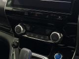 【 オートエアコン 】車内温度を感知して自動で温度調整をしてくれるのでいつでも快適な車内空間を創り上げます!//