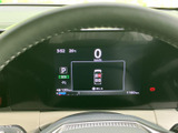 視認性の高いメーター類が、運転に必要な情報を的確にお知らせ。落ち着いたデザインが、運転に集中できる空間を演出します。