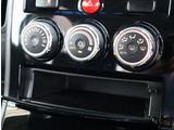 入庫時・販売時・納車前に、弊社基準の68項目に及ぶ点検整備を実施しております。