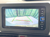 【バックカメラ】駐車時に後方がリアルタイム映像で確認できます。大型商業施設や立体駐車場での駐車時や、夜間のバック時に大活躍!運転スキルに関わらず、今や必須となった装備のひとつです!
