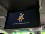 【フリップダウンモニター】大画面モニターで後席でもエンタメをお楽しみいただけます。小さなお子様にも大人気の装備です♪