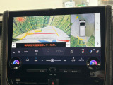 【パノラミックビューモニター】専用のカメラにより、上から見下ろしたような視点で360度クルマの周囲を確認することができます☆死角部分も確認しやすく、狭い場所での切り返しや駐車もスムーズに行えます。