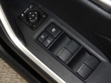 電動格納式ドアミラー・パワーウインドウを装備しています。